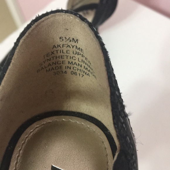 Shoes - Picture 5 of 5